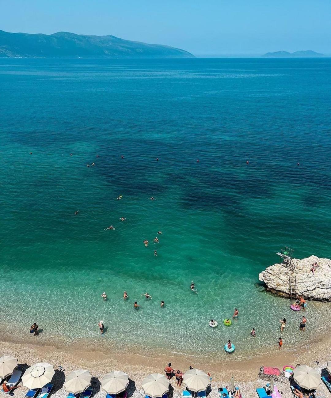 Artemis Beach House Vlorë Buitenkant foto