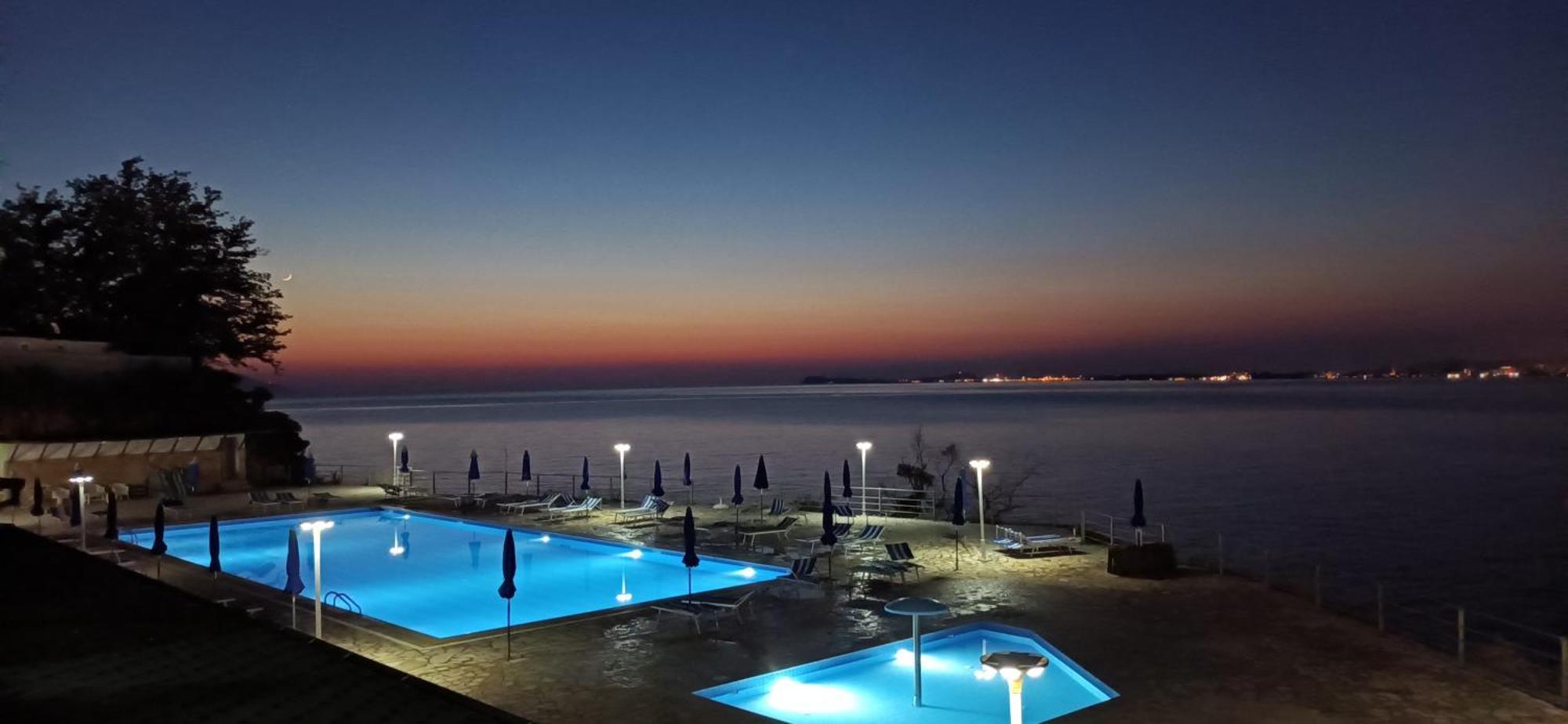 Artemis Beach House Vlorë Buitenkant foto