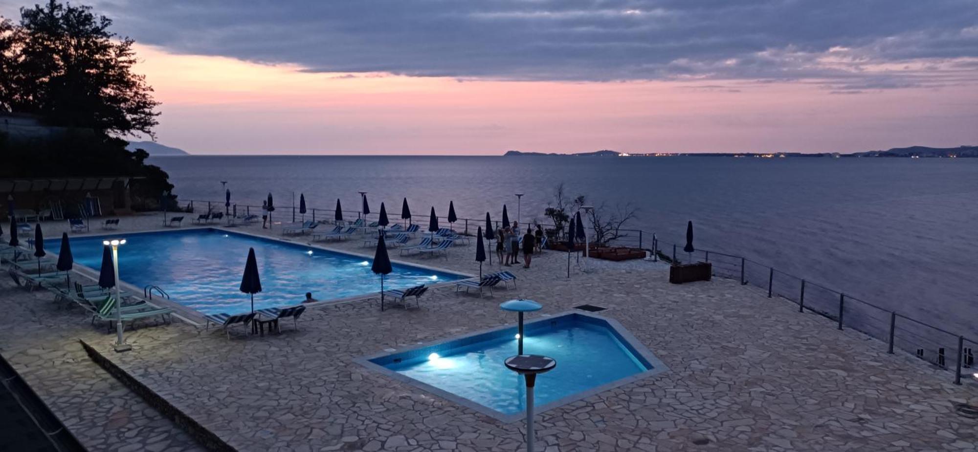 Artemis Beach House Vlorë Buitenkant foto