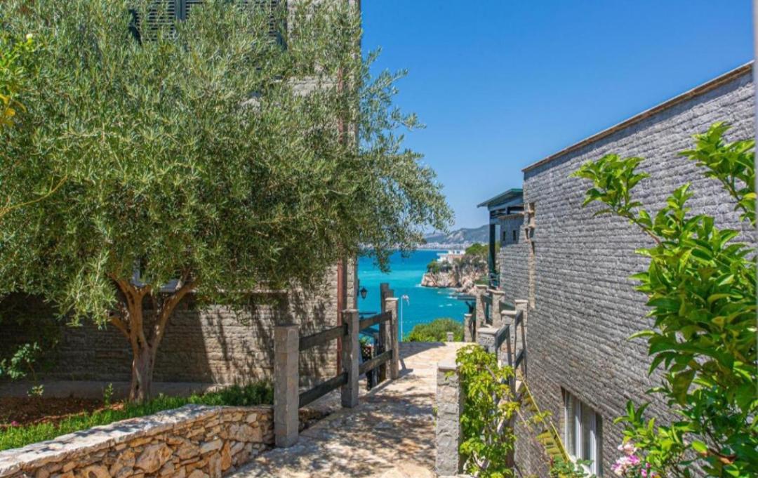 Artemis Beach House Vlorë Buitenkant foto