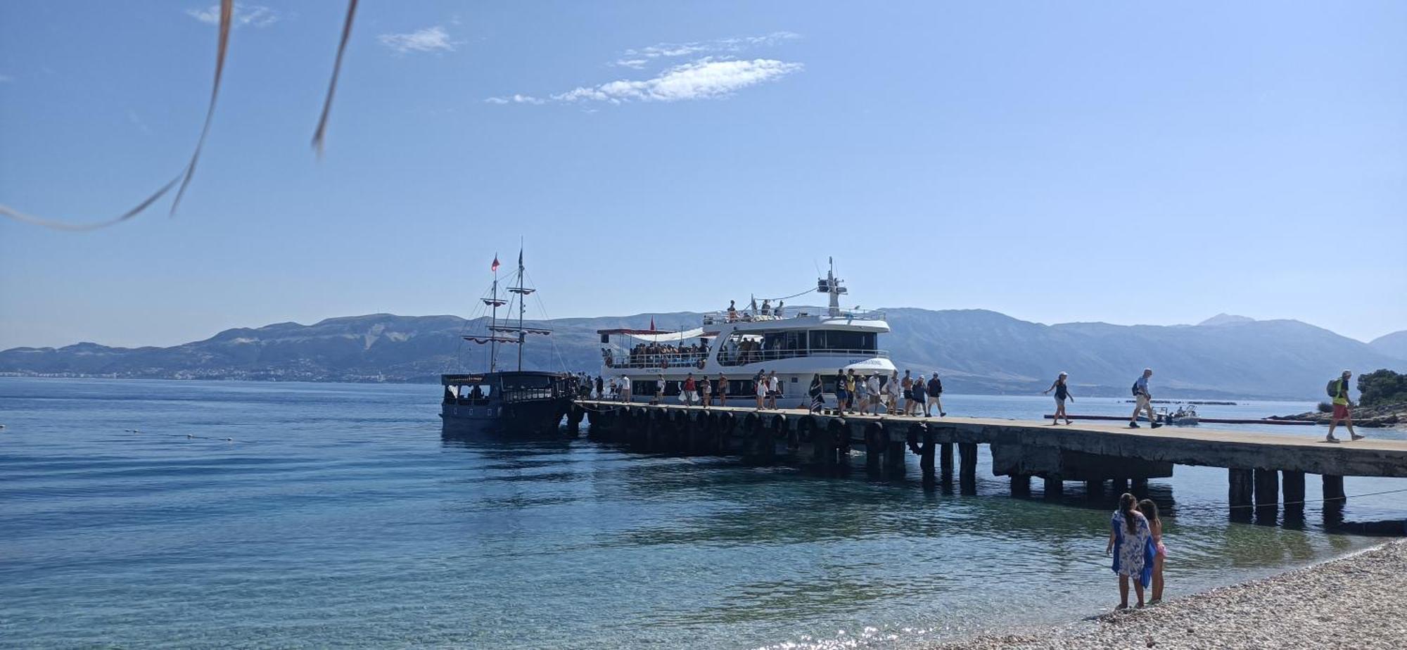 Artemis Beach House Vlorë Buitenkant foto