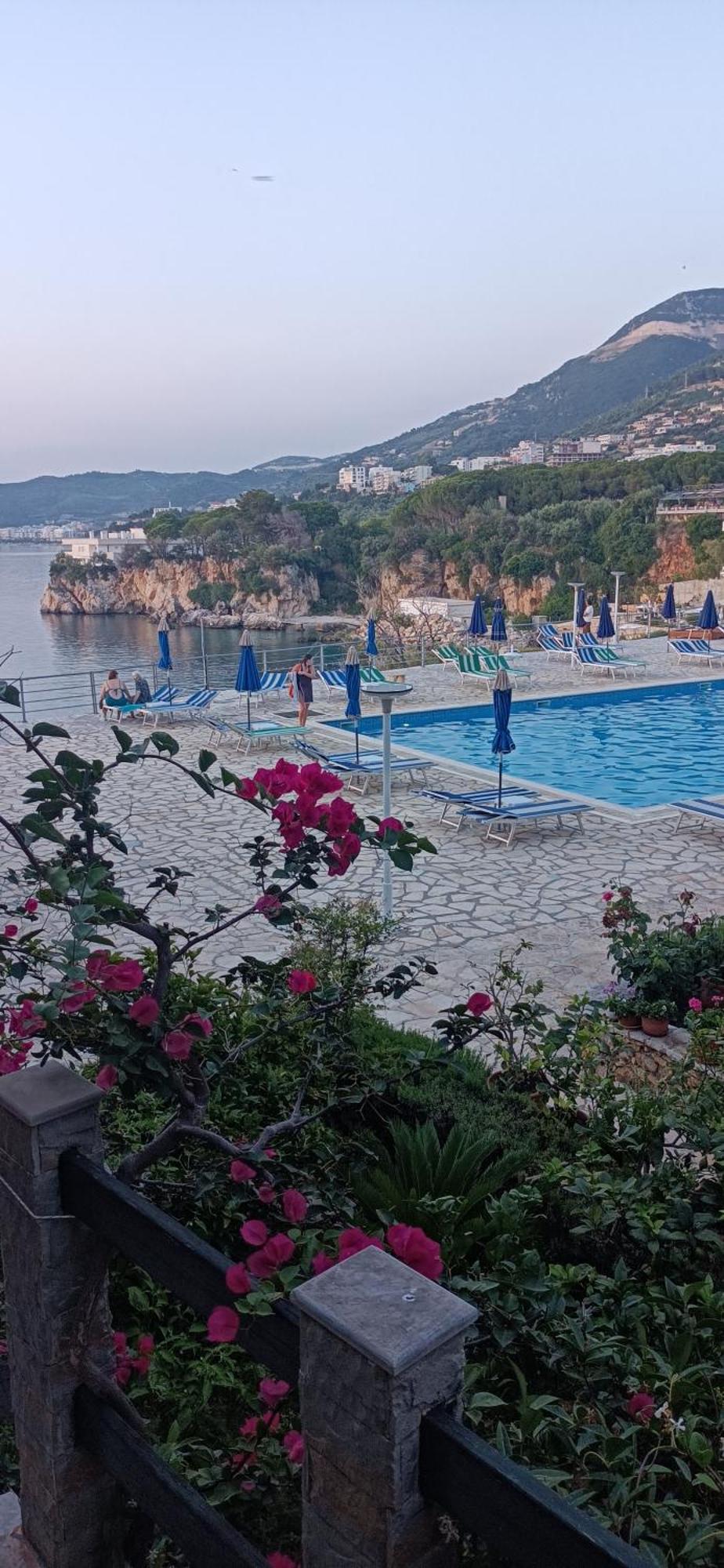 Artemis Beach House Vlorë Buitenkant foto