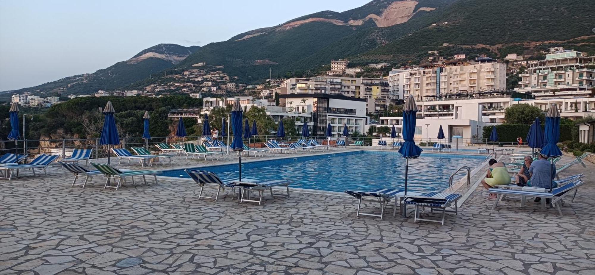 Artemis Beach House Vlorë Buitenkant foto