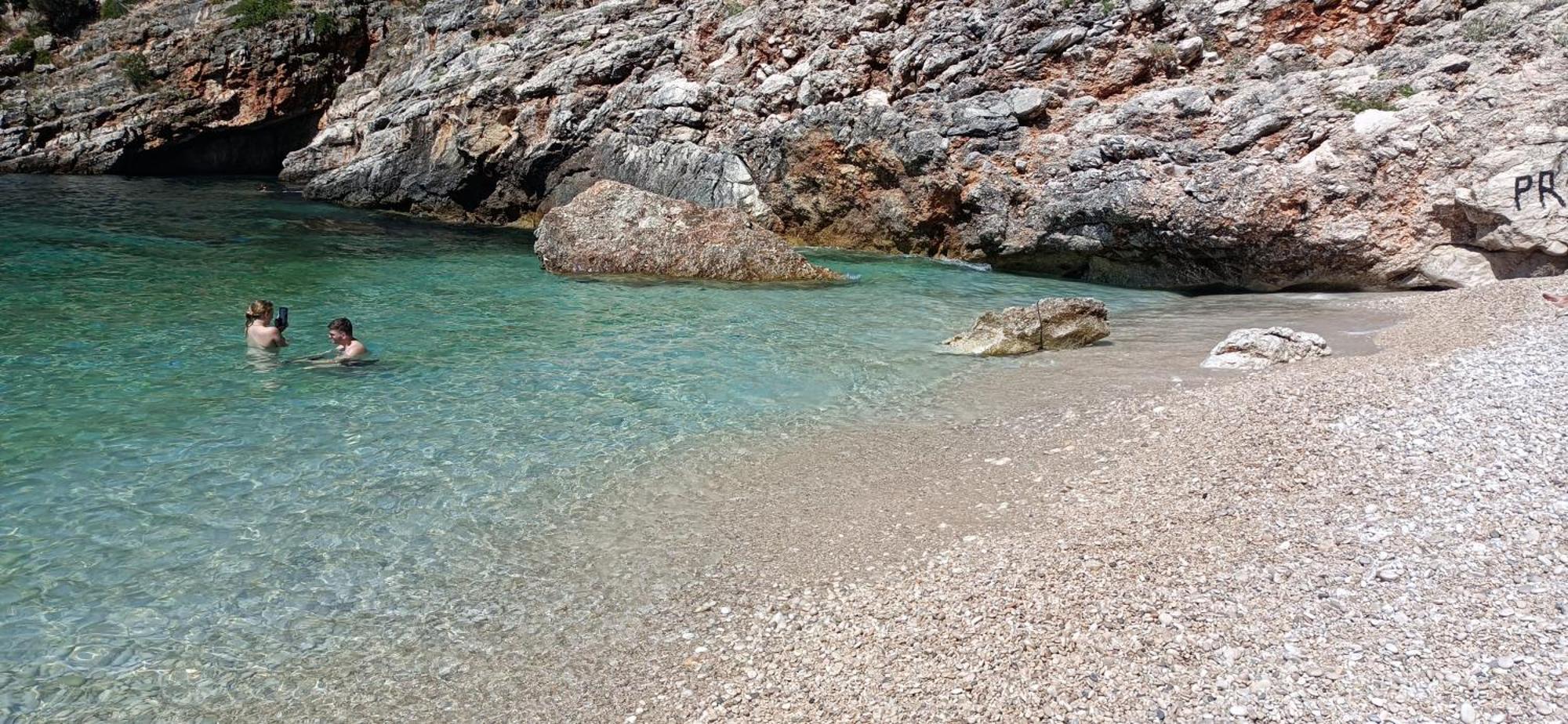 Artemis Beach House Vlorë Buitenkant foto