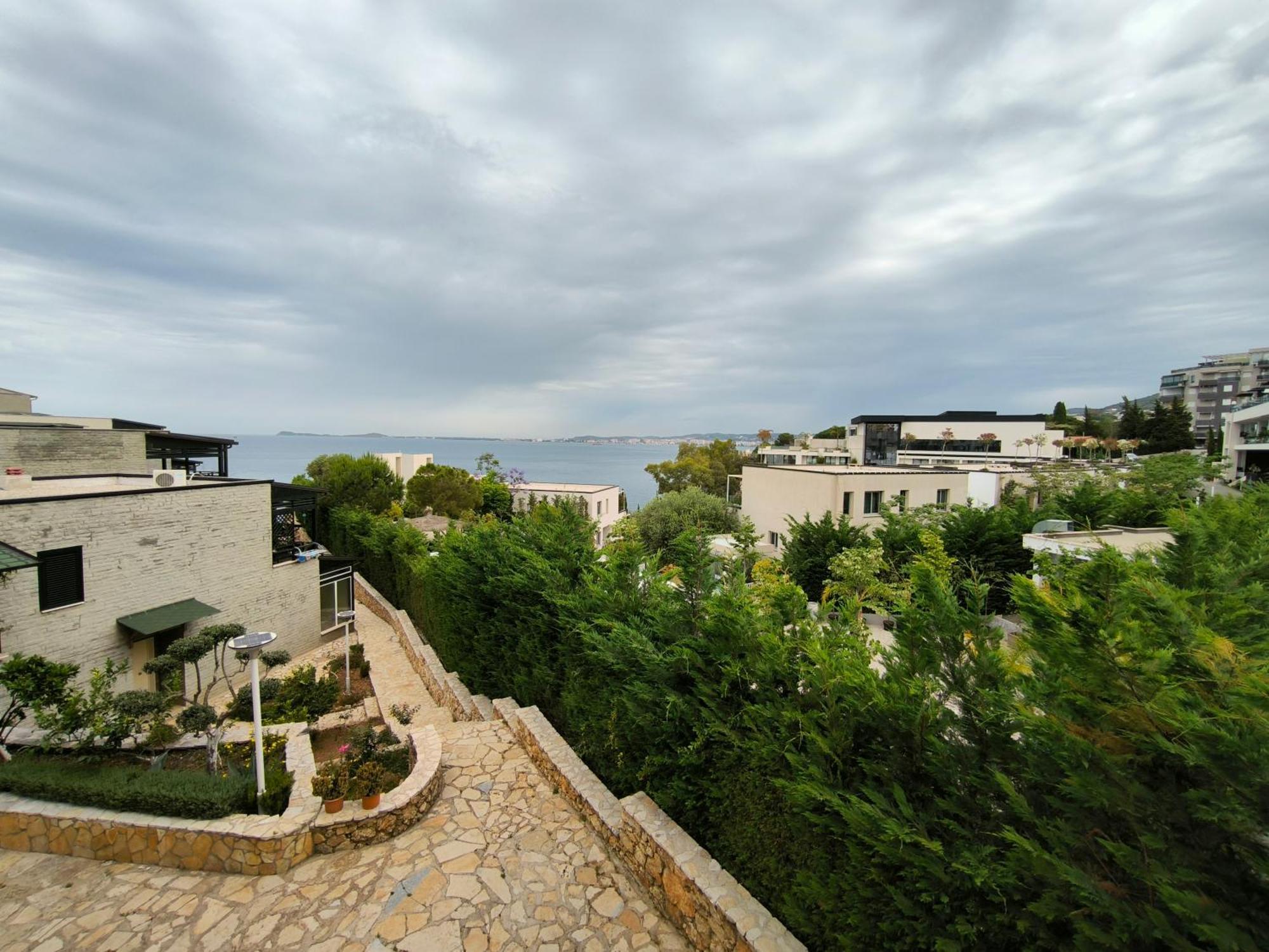 Artemis Beach House Vlorë Buitenkant foto