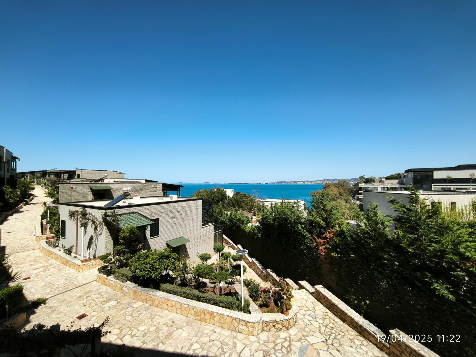 Artemis Beach House Vlorë Buitenkant foto