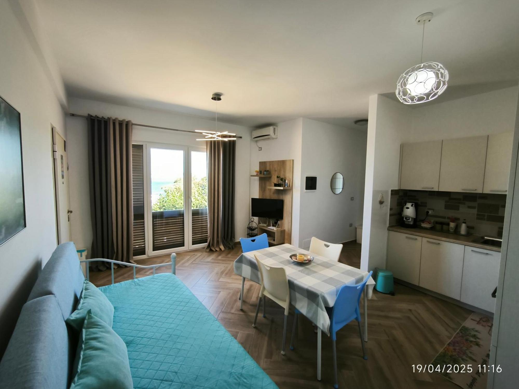 Artemis Beach House Vlorë Buitenkant foto