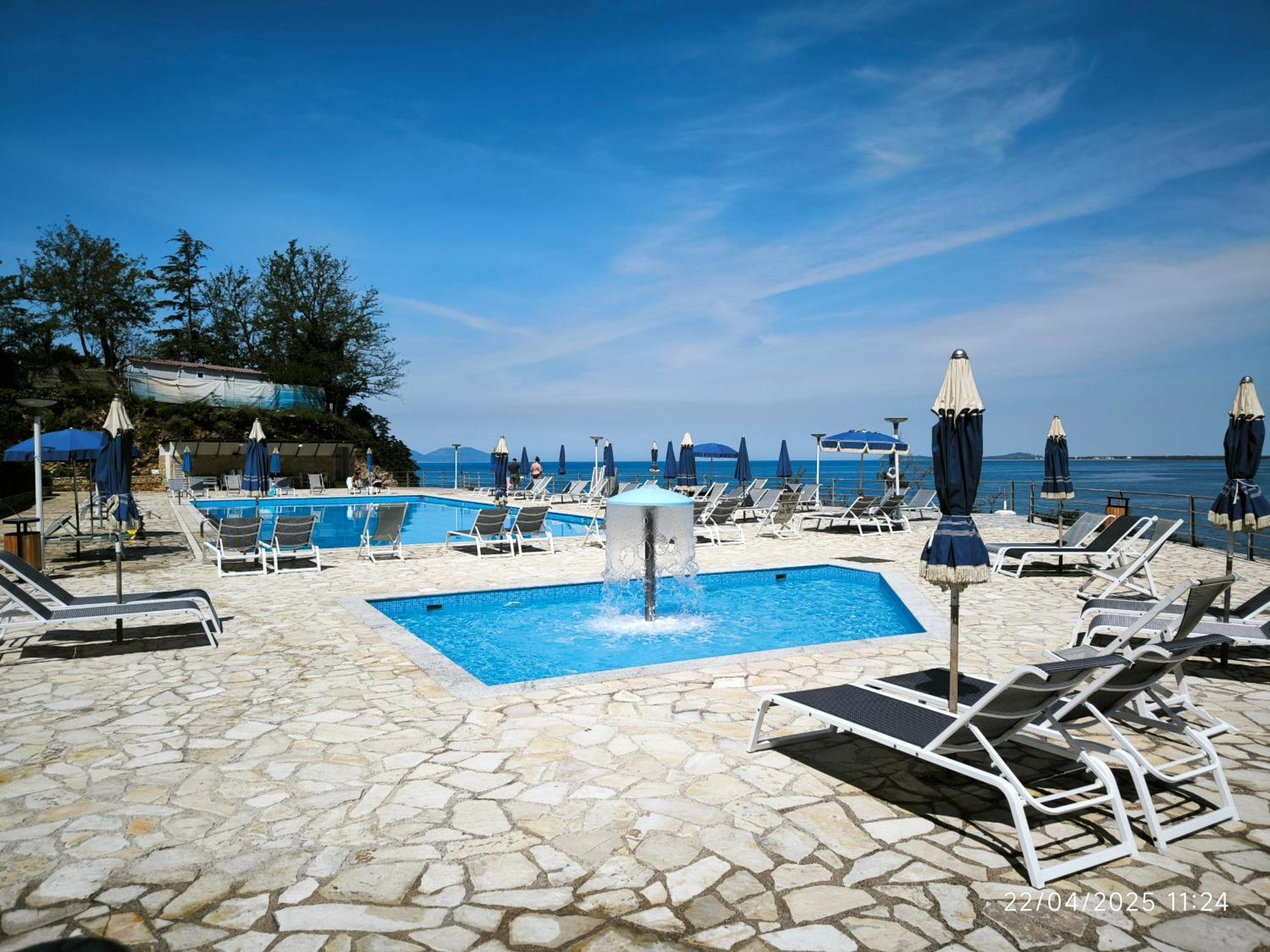 Artemis Beach House Vlorë Buitenkant foto