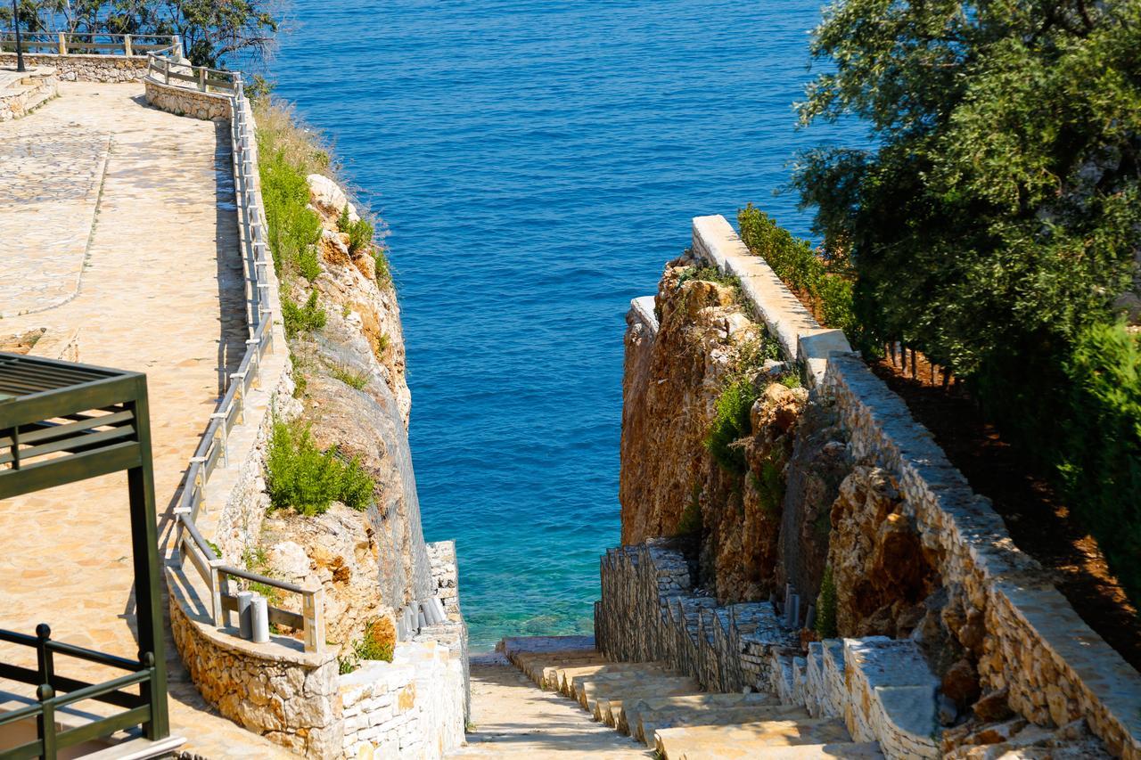 Artemis Beach House Vlorë Buitenkant foto